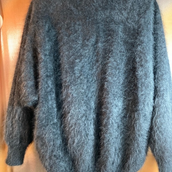 Stunning 80’s black angora cardigan sweater. silk flowers beading. Handmade 210 - Picture 5 of 7